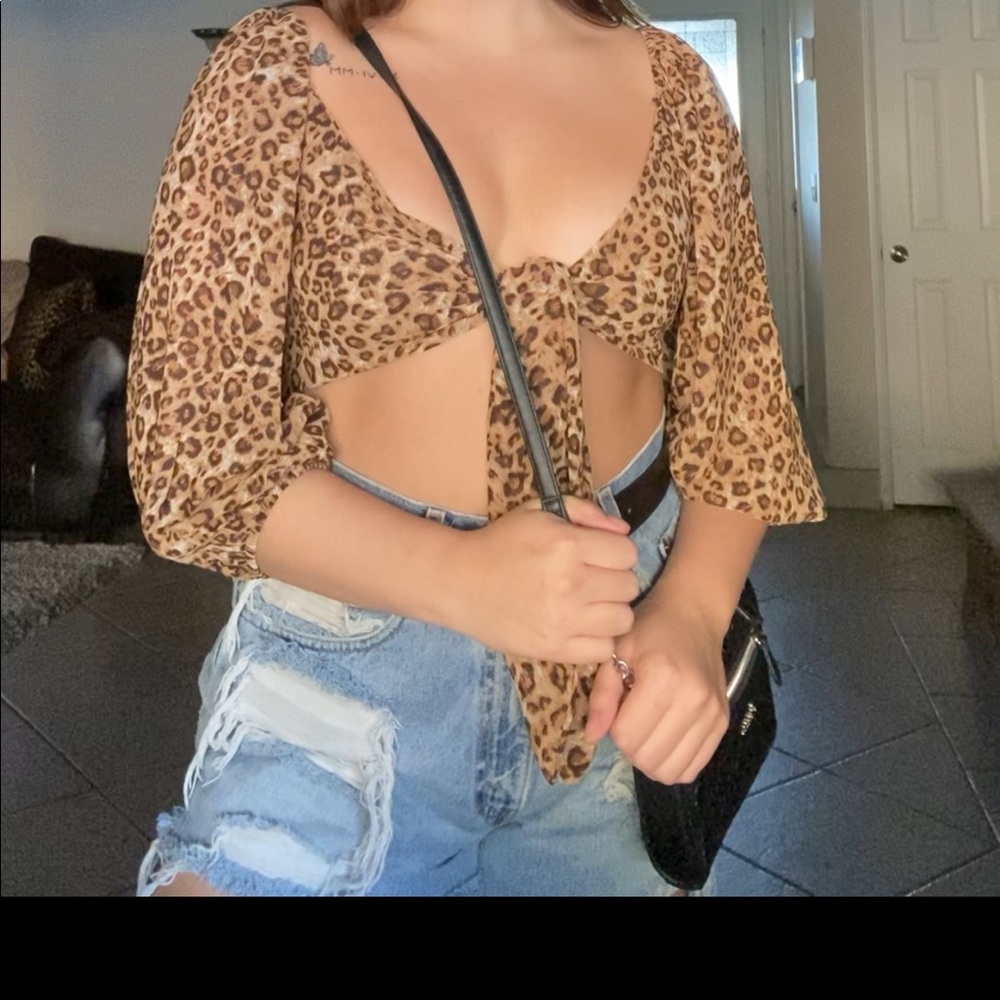 Tie up cheetah long sleeve
